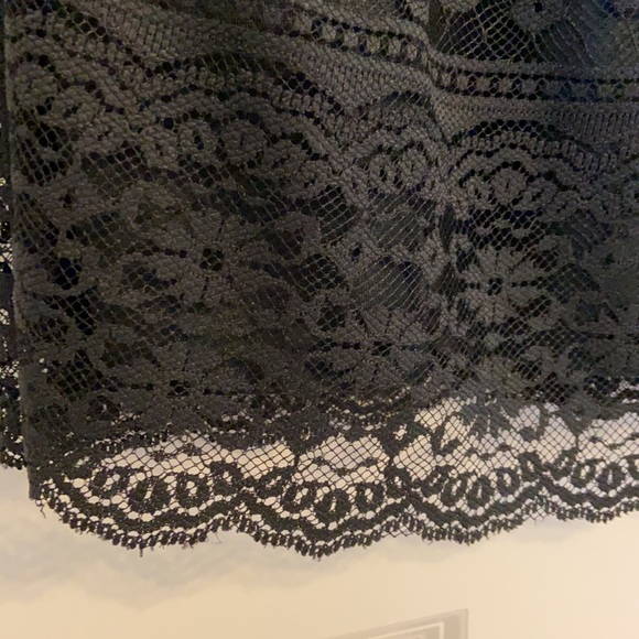 Black lace dress - Picture 6 of 7